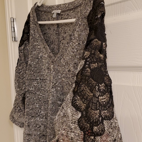 Lace detail blouse - Picture 4 of 4